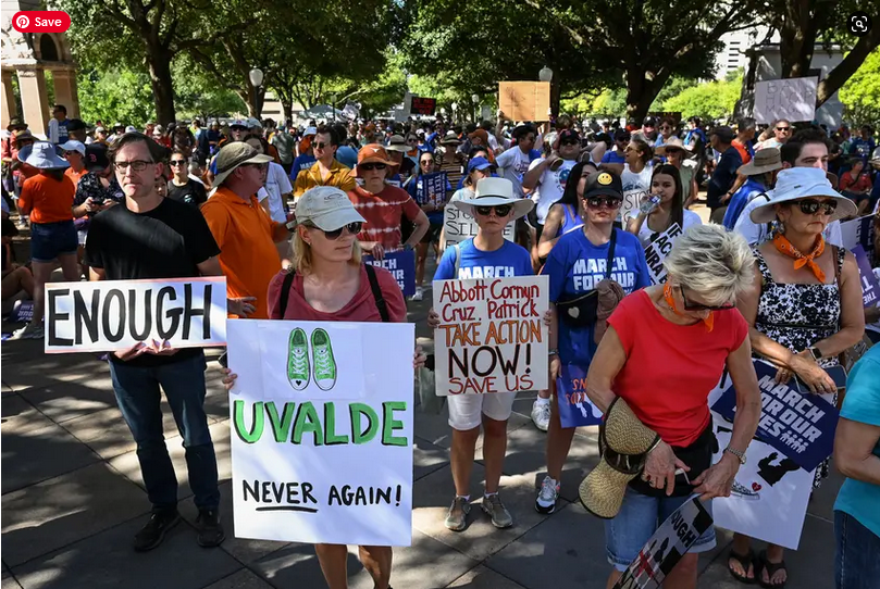 बंदूक हिंसा के खिलाफ अवर लाइव्स रैलियों के लिए अमेरिका और टेक्सास के प्रदर्शनकारी मार्च में शामिल हुए